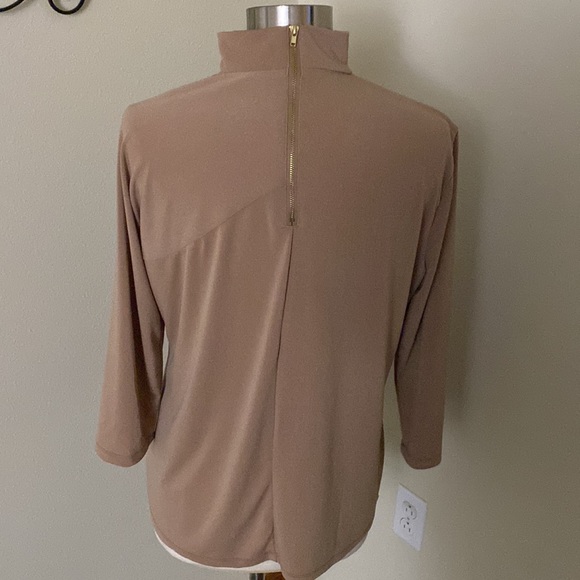 NY &C Front peep out blouse - Picture 2 of 3